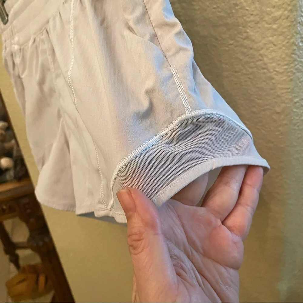 LULULEMON Light Cream Lined Mesh Hem Athletic Shorts Size 4
